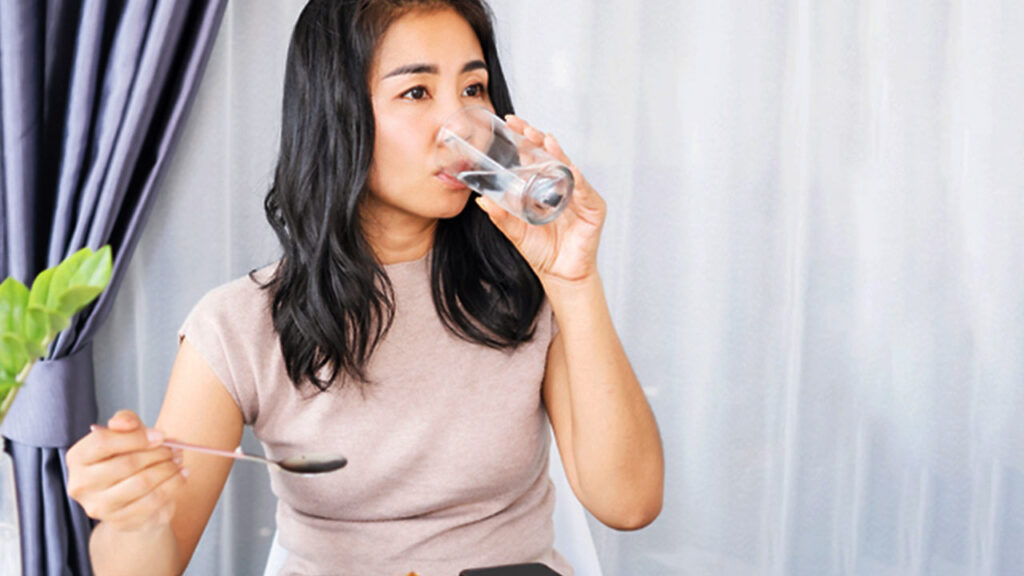 گیر کردن مواد غذایی در لوزه