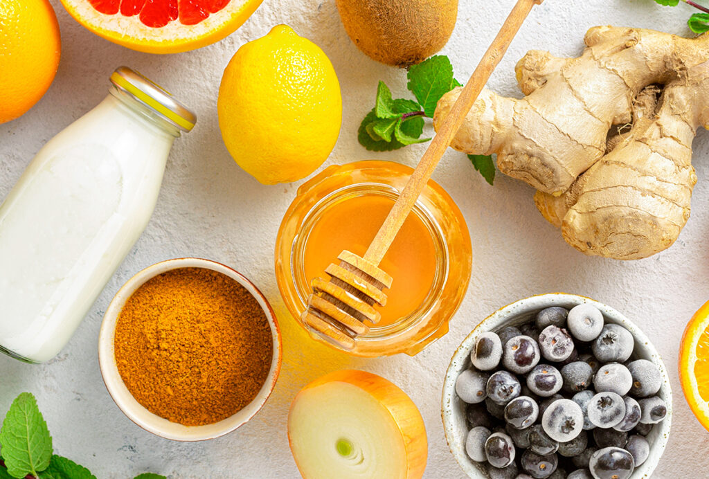 تقویت سیستم ایمنی بدن در خانه با مصرف عسل و زردچوبه